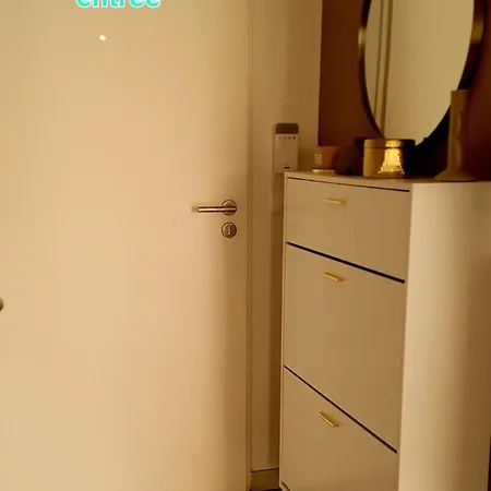 公寓 Cosy Avec Jardinet 300 De La 维亚斯