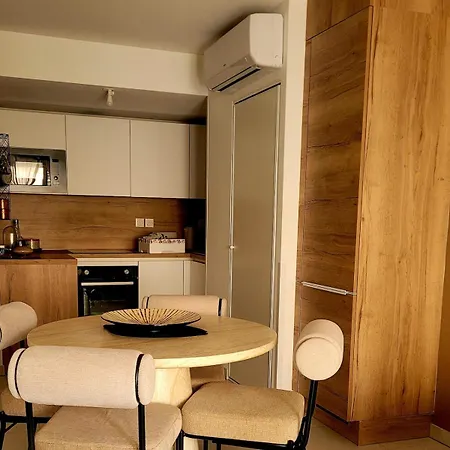Cosy Avec Jardinet 300 De La * 维亚斯